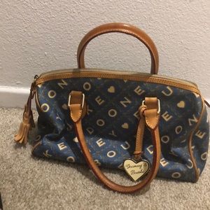 Dooney and Bourke small handle bag/purse GUC